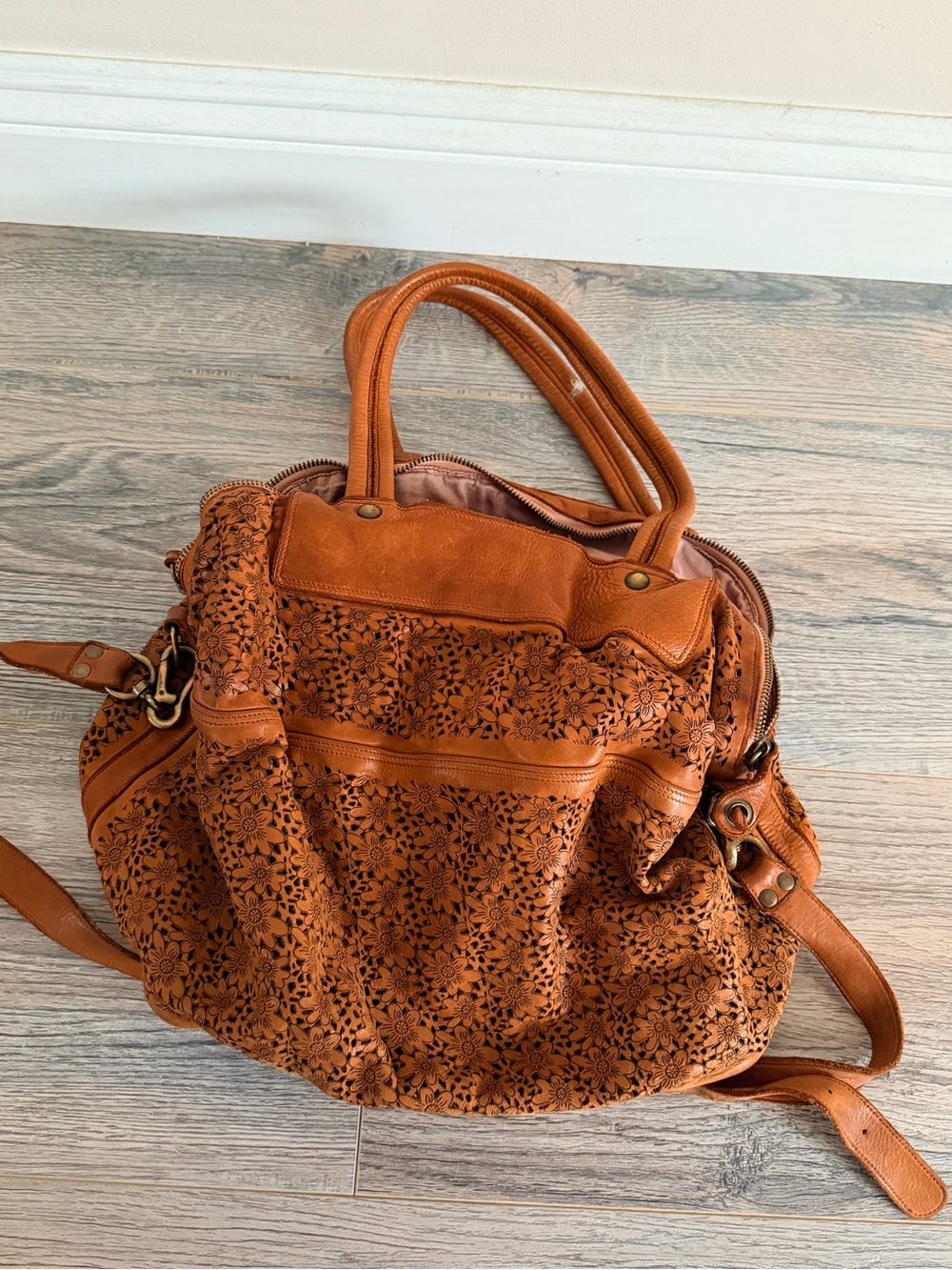 RL Errelleventidue Hand Made Lg
Shoulder Bag